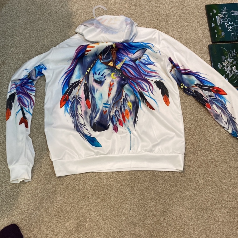 BeautifulPull over  Indian horse Print shirt.